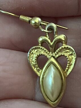 Vintage Dangling Freshwater Pearls Gold Tone French Wire Pierced Earrings